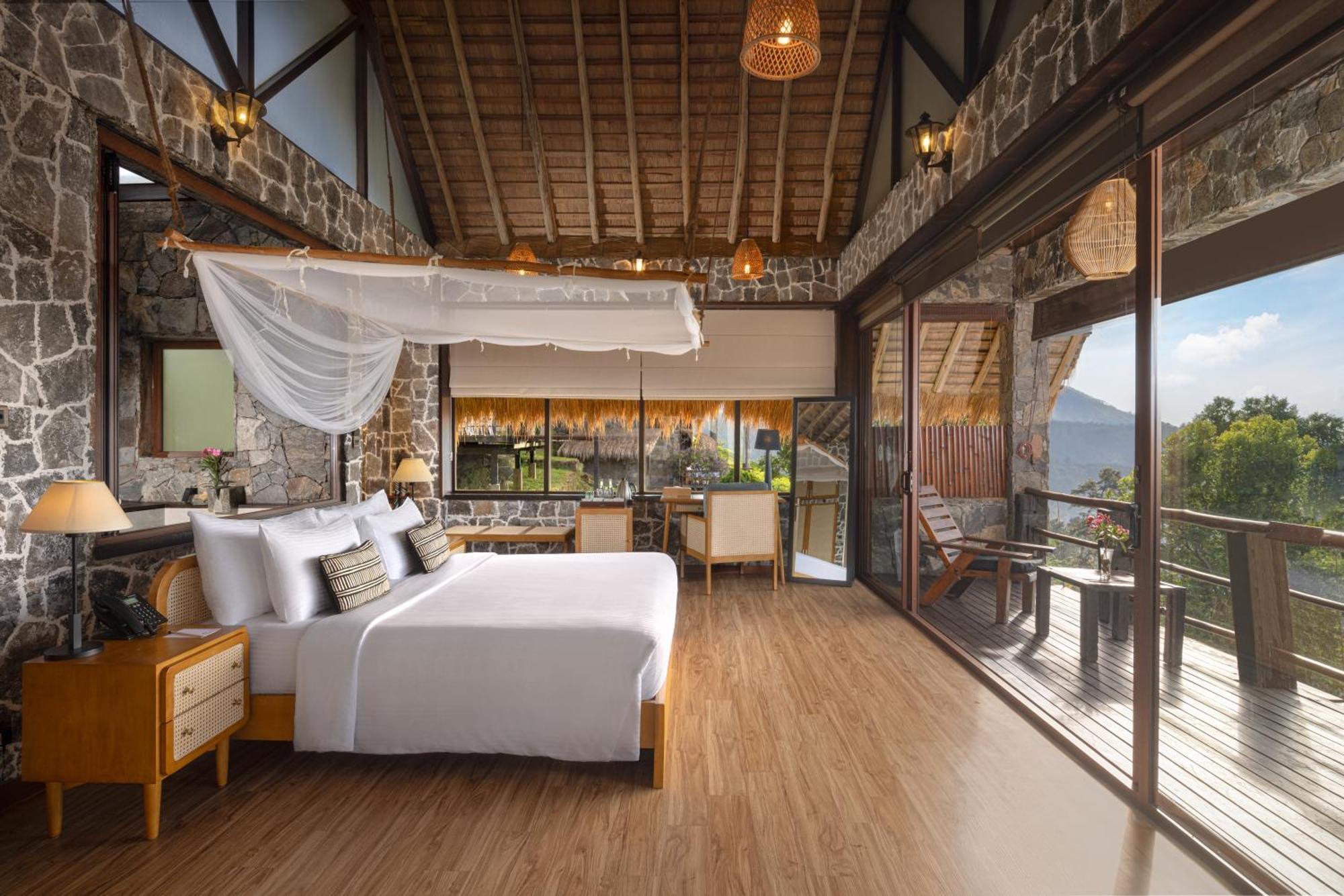 Honeymoon Deluxe Bathtub